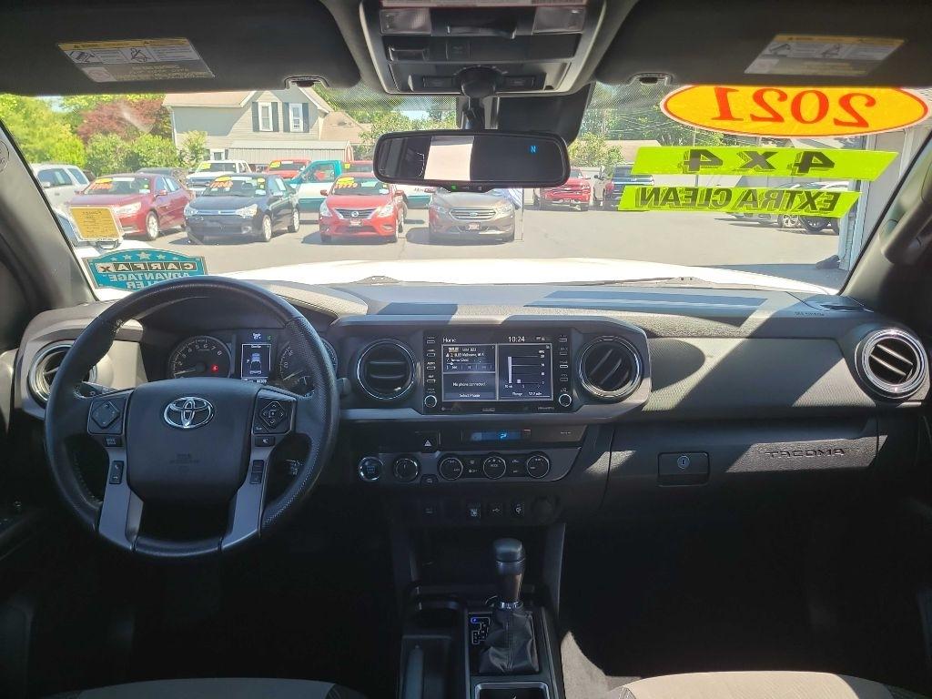 Toyota Tacoma 4WD SR Double Cab 5' Bed V6 AT (Natl) 2021
