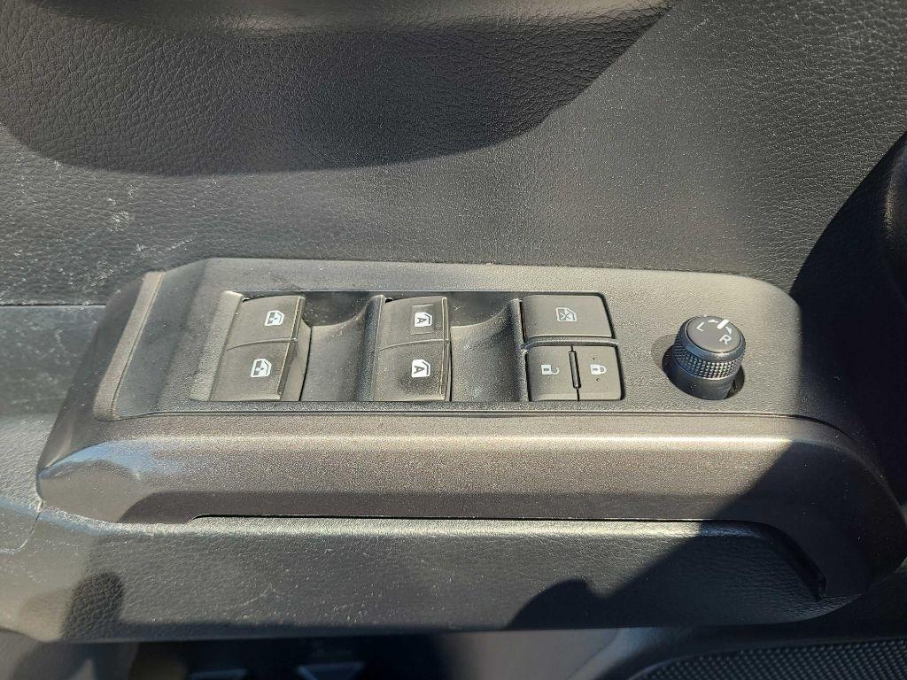 Toyota Tacoma 4WD SR Double Cab 5' Bed V6 AT (Natl) 2021