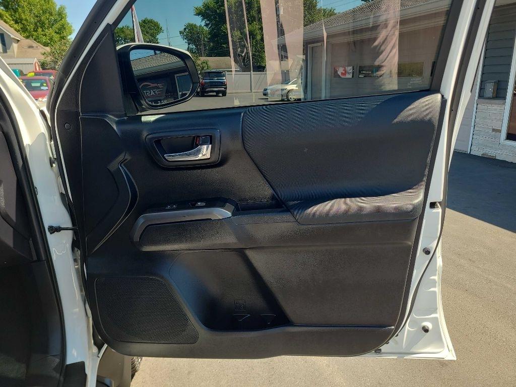 Toyota Tacoma 4WD SR Double Cab 5' Bed V6 AT (Natl) 2021
