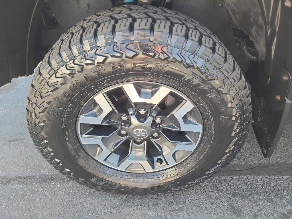 Toyota Tacoma 4WD SR Double Cab 5' Bed V6 AT (Natl) 2021