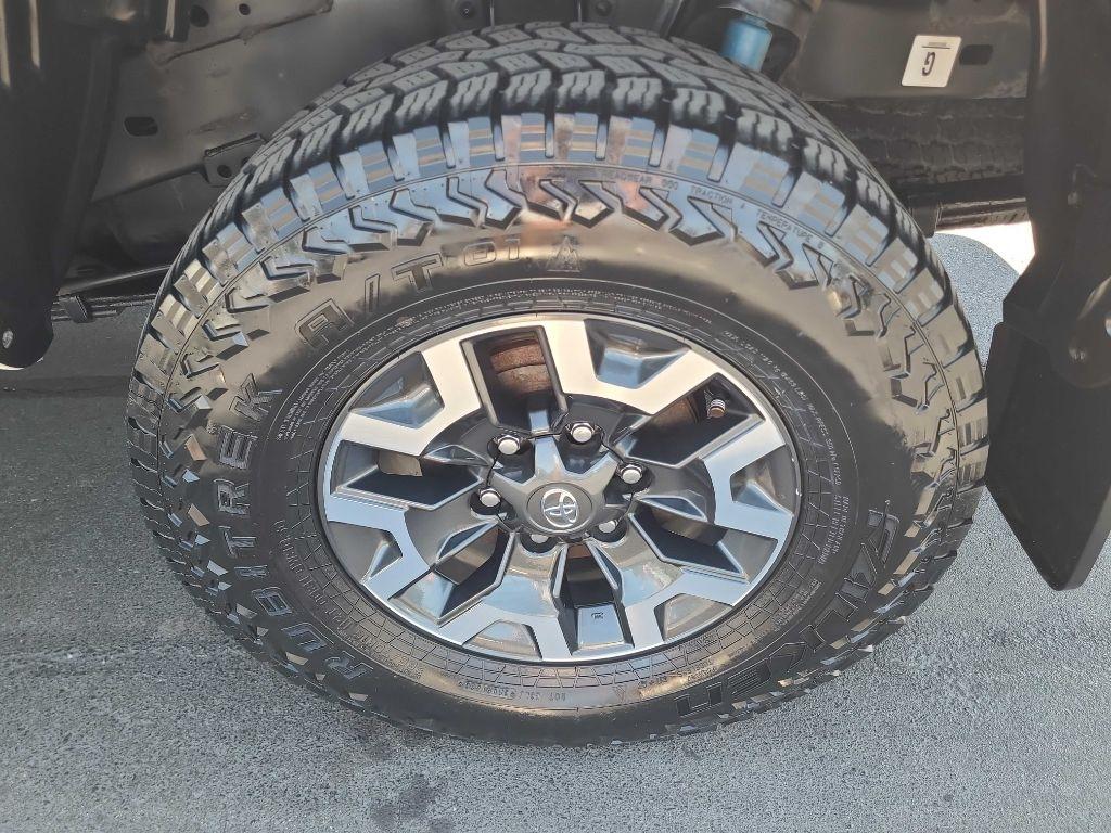 Toyota Tacoma 4WD SR Double Cab 5' Bed V6 AT (Natl) 2021