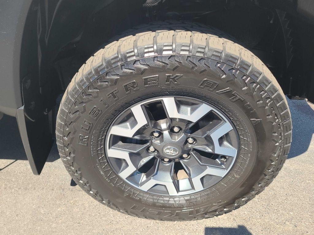 Toyota Tacoma 4WD SR Double Cab 5' Bed V6 AT (Natl) 2021