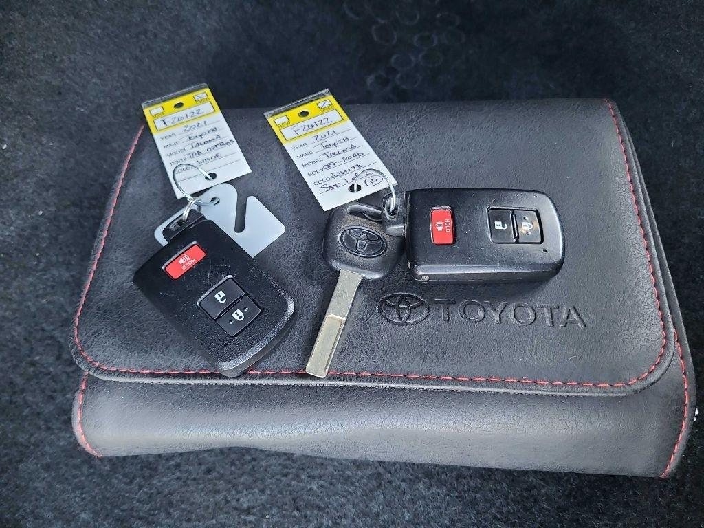 Toyota Tacoma 4WD SR Double Cab 5' Bed V6 AT (Natl) 2021