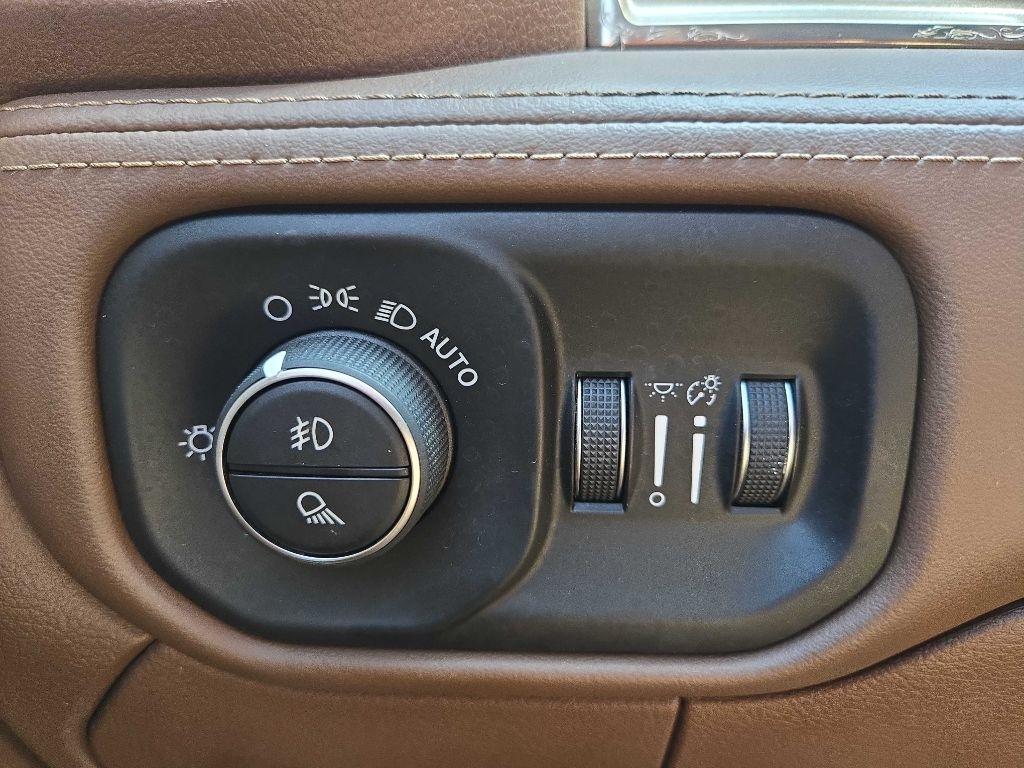 RAM 2500 Longhorn 4x4 Crew Cab 6'4" Box 2019