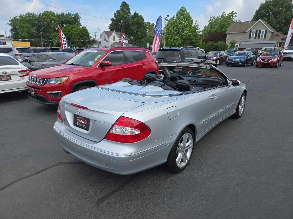 Mercedes-Benz CLK-Class 2dr Cabriolet 3.5L 2008