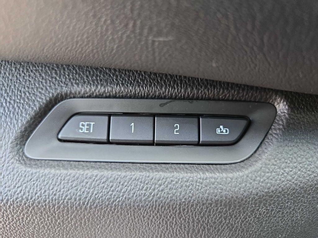 Cadillac Escalade 4WD 4dr Premium Luxury 2017