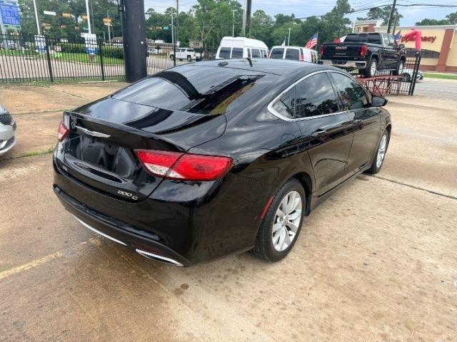 Chrysler 200  2015