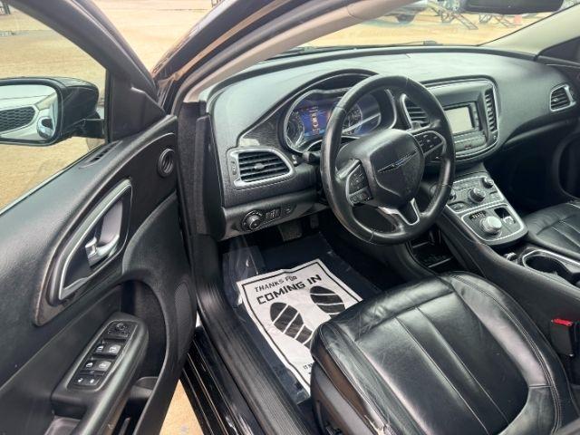 Chrysler 200  2015