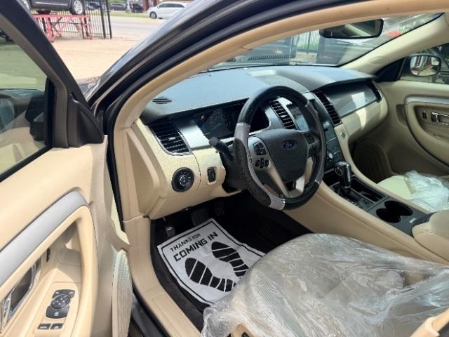 Ford Taurus  2018