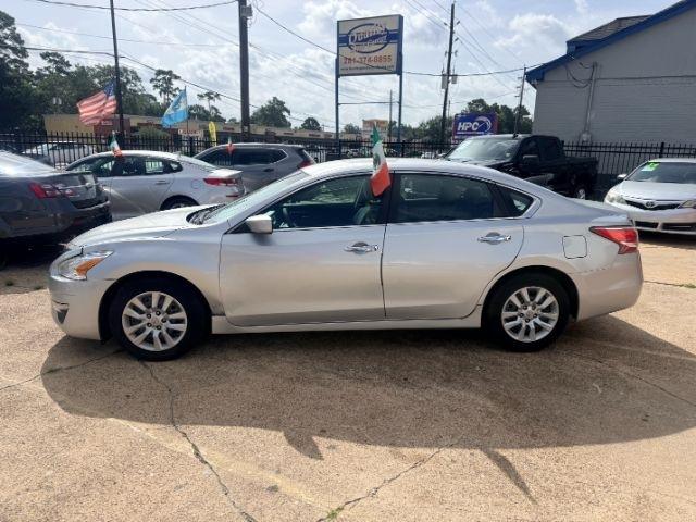 Nissan Altima  2015