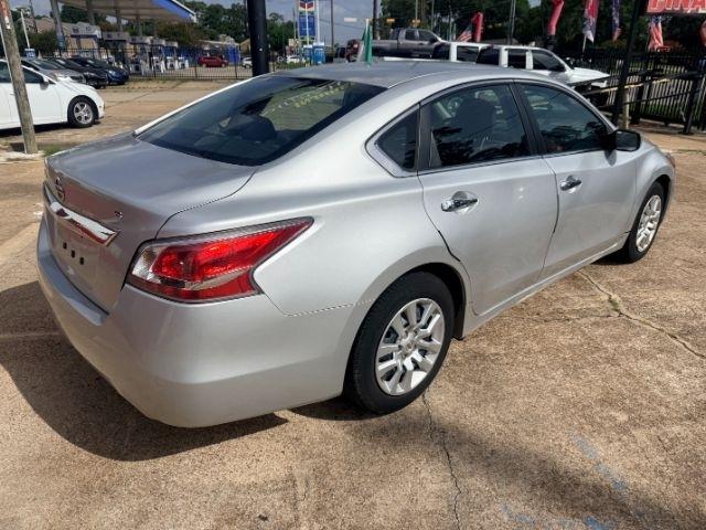 Nissan Altima  2015