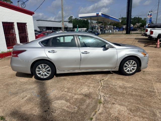 Nissan Altima  2015