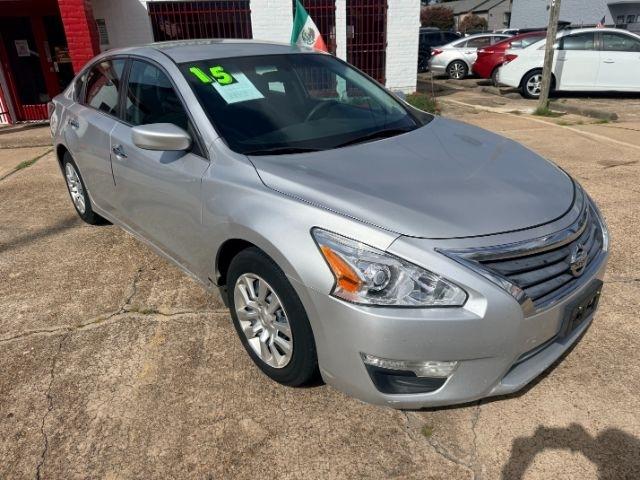 Nissan Altima  2015