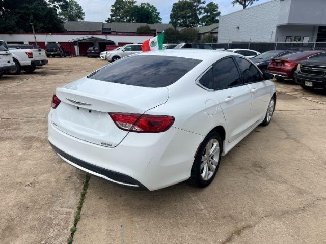 Chrysler 200  2015