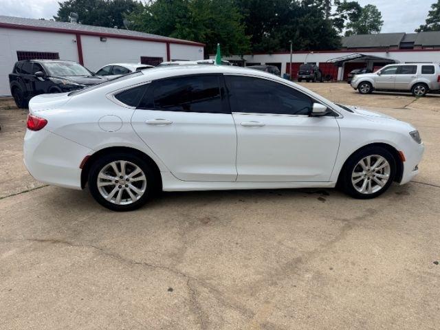 Chrysler 200  2015