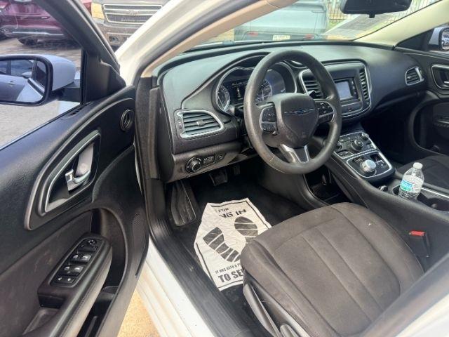 Chrysler 200  2015