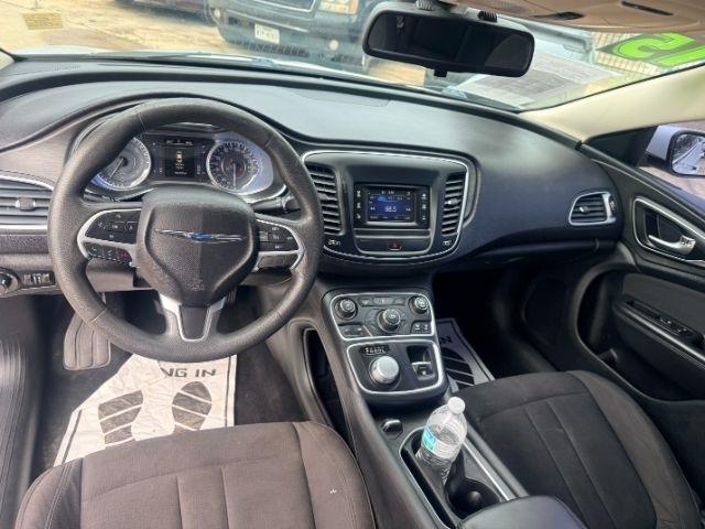 Chrysler 200  2015