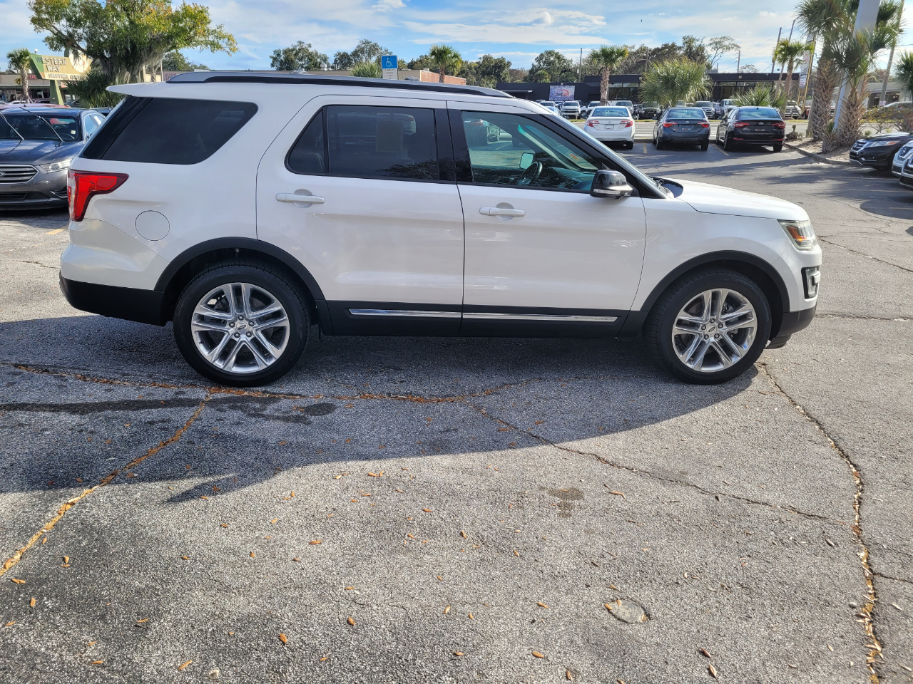 Ford Explorer XLT FWD 2017