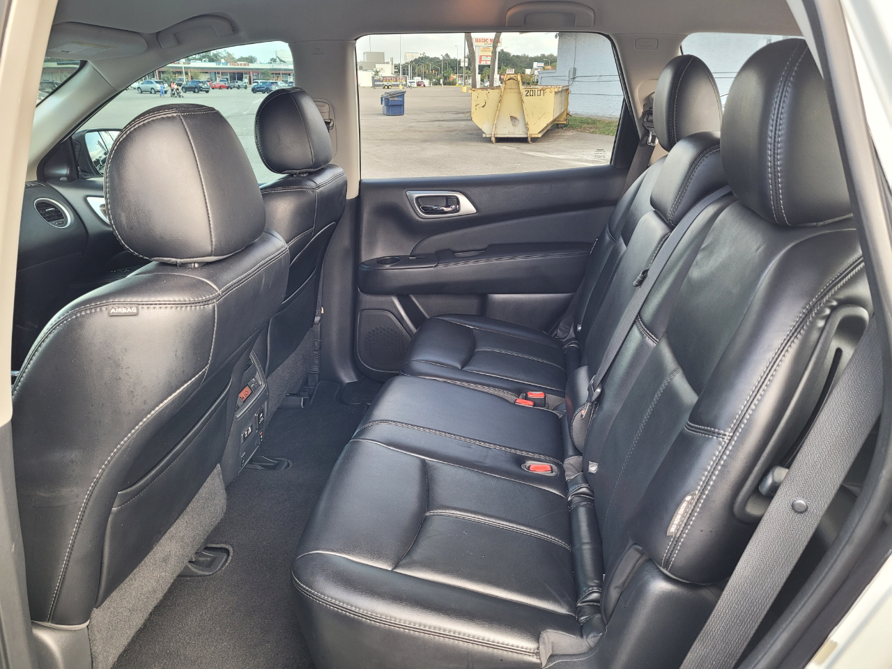 Nissan Pathfinder FWD SL 2020