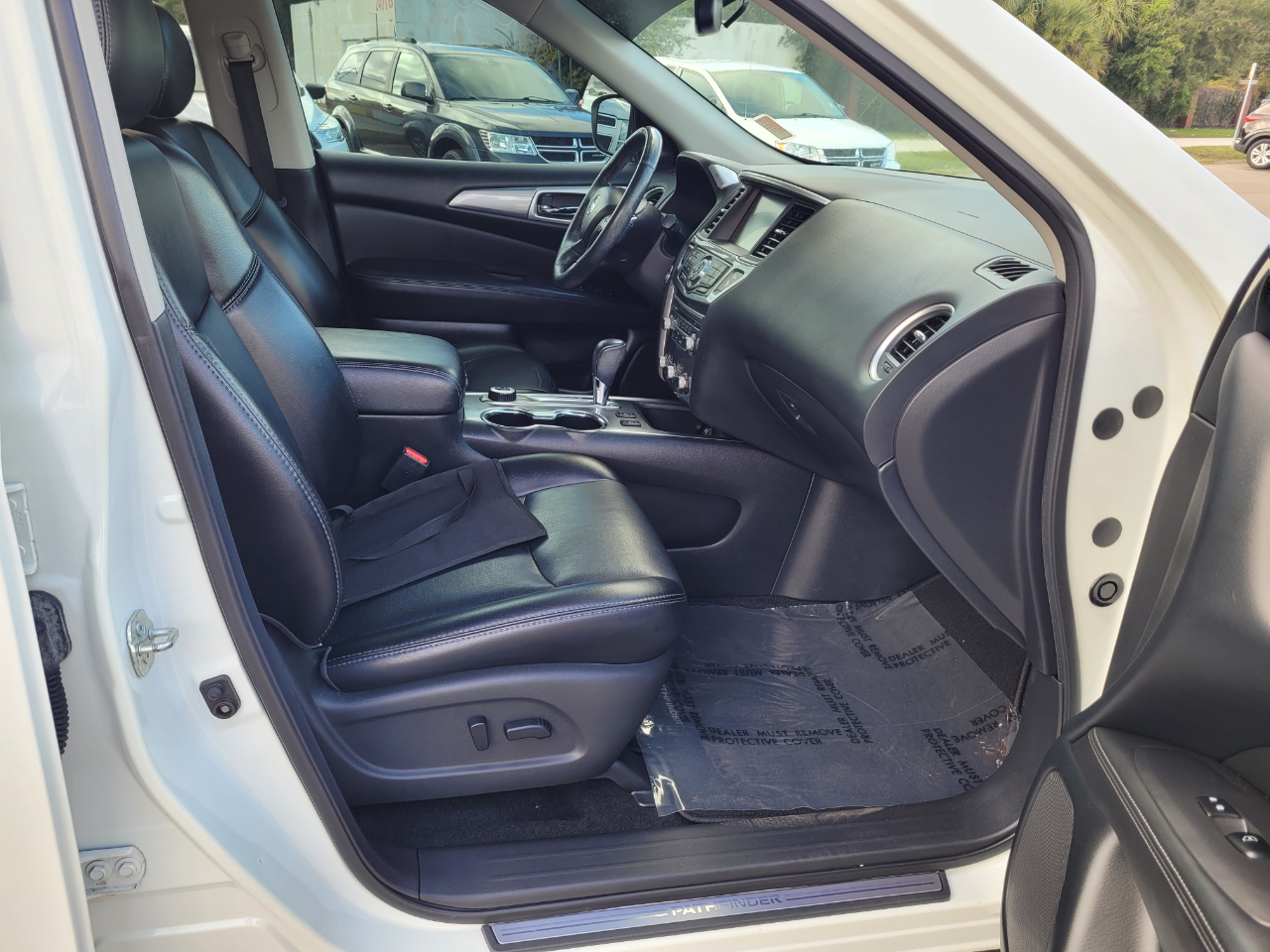 Nissan Pathfinder FWD SL 2020