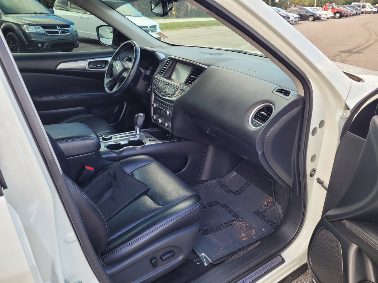 Nissan Pathfinder FWD SL 2020