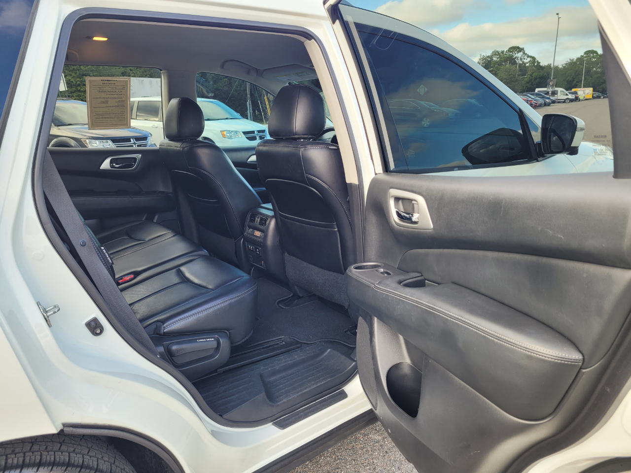 Nissan Pathfinder FWD SL 2020