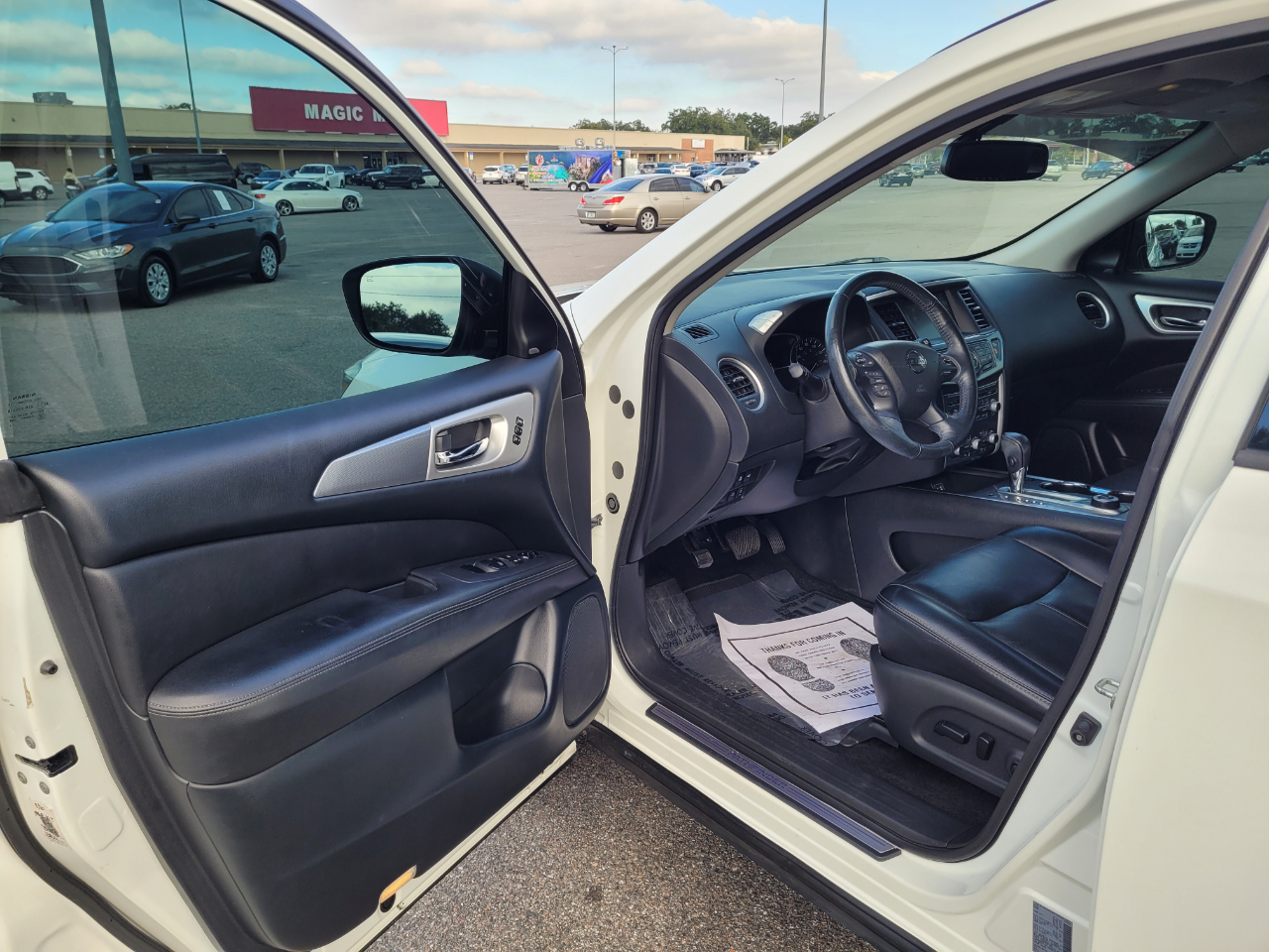 Nissan Pathfinder FWD SL 2020