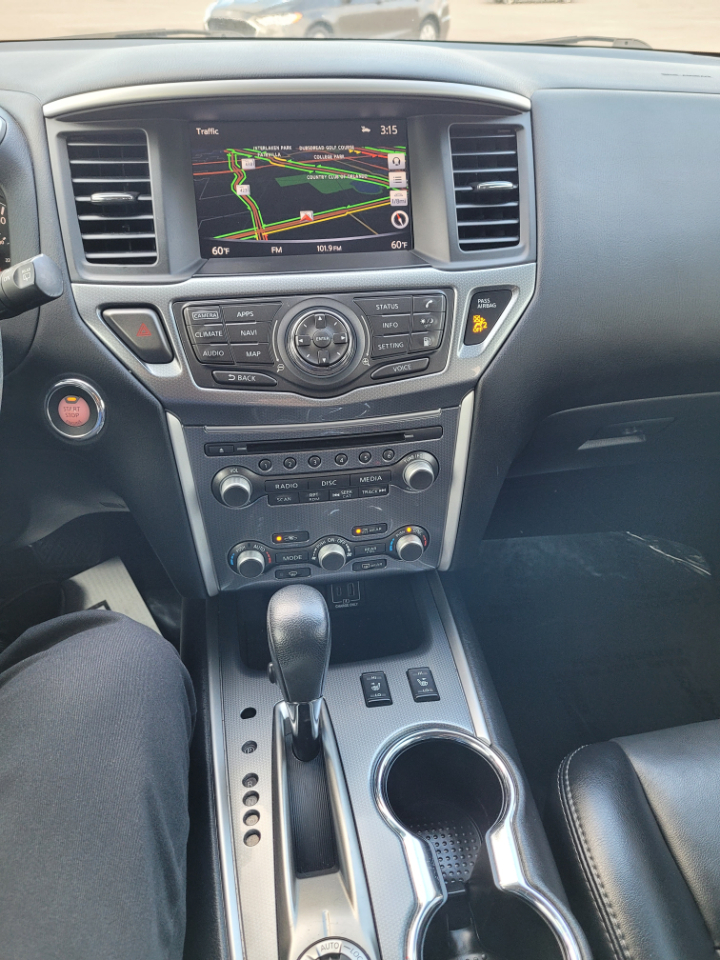 Nissan Pathfinder FWD SL 2020