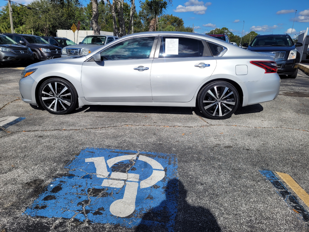 Nissan Altima 2.5 SR Sedan 2017