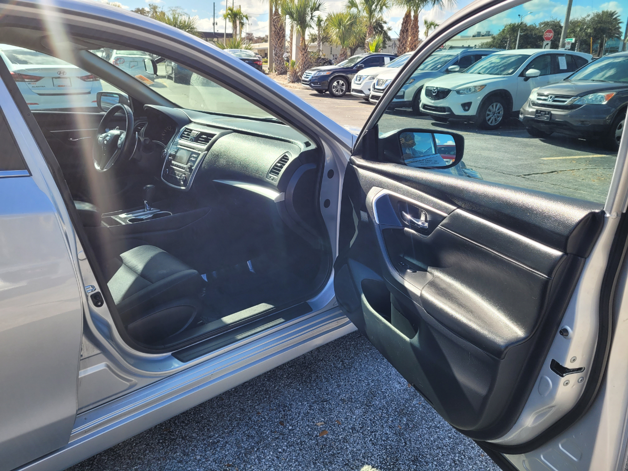 Nissan Altima 2.5 SR Sedan 2017