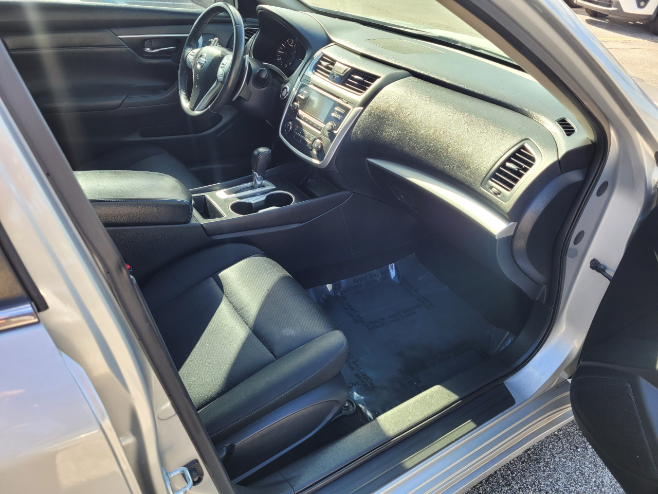 Nissan Altima 2.5 SR Sedan 2017