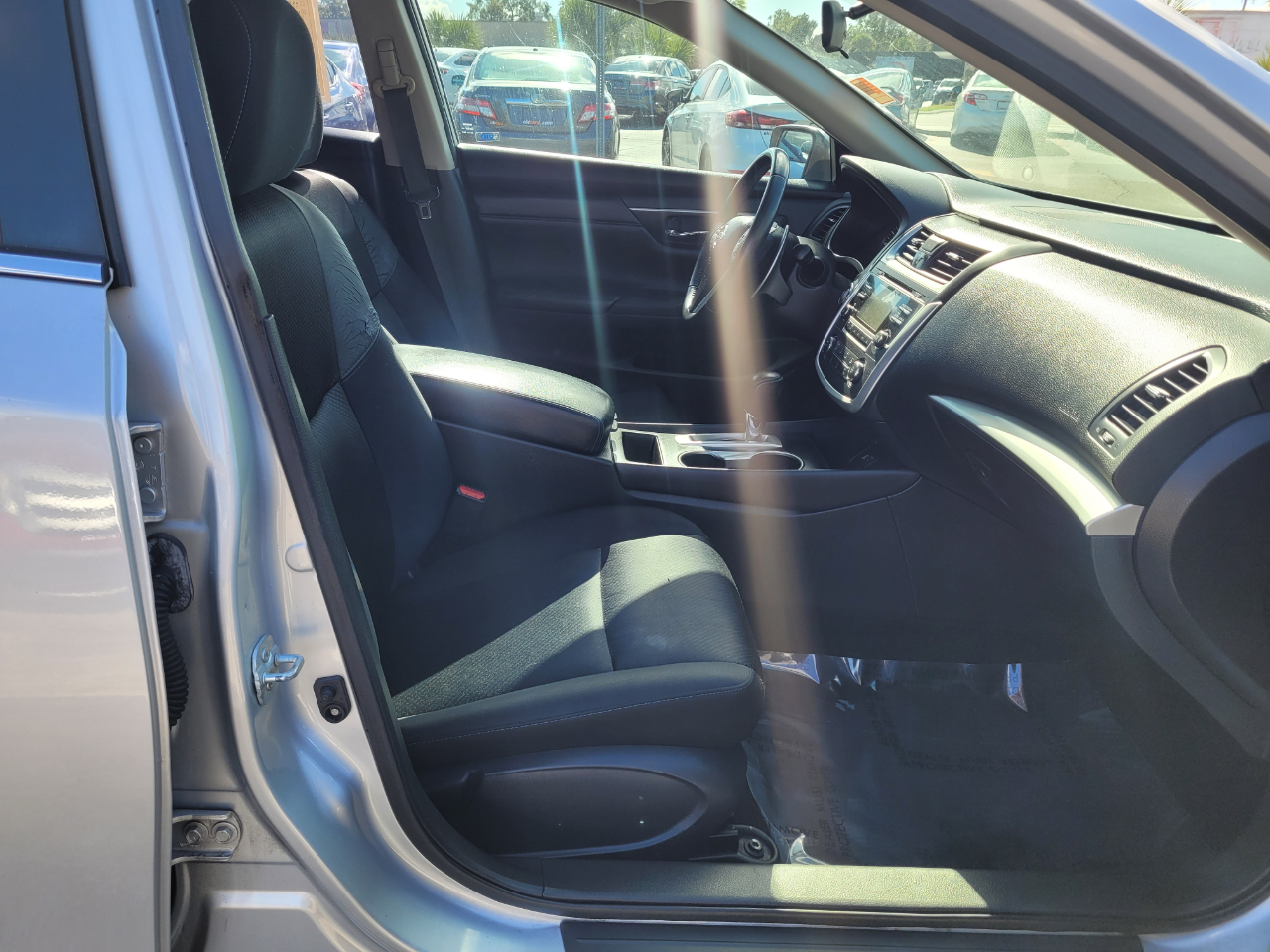 Nissan Altima 2.5 SR Sedan 2017