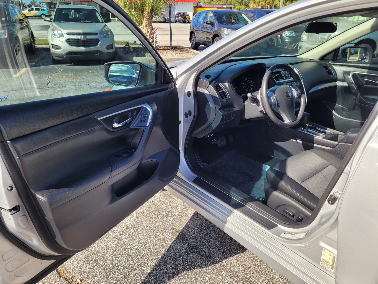 Nissan Altima 2.5 SR Sedan 2017