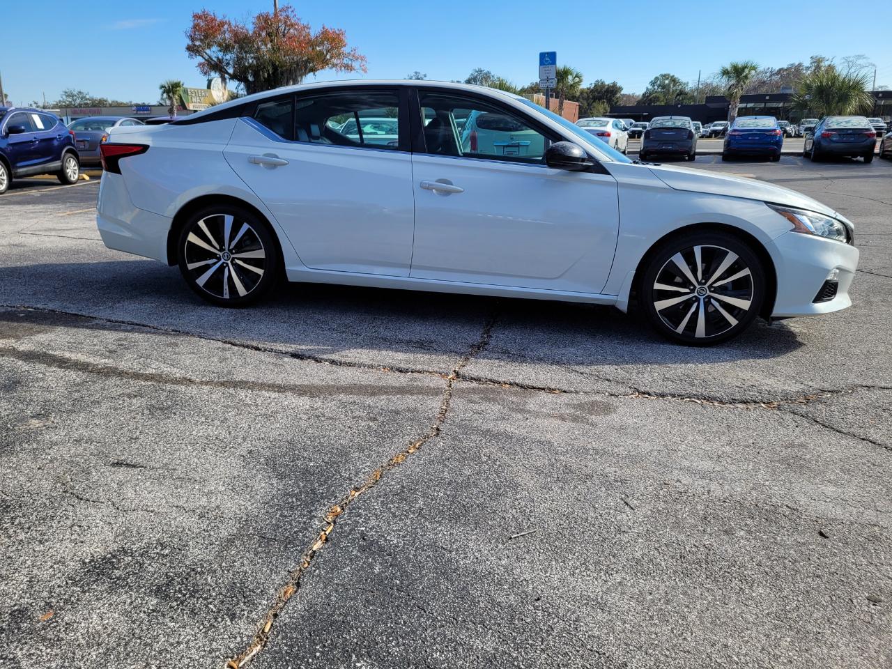 Nissan Altima 2.5 SR Sedan 2019