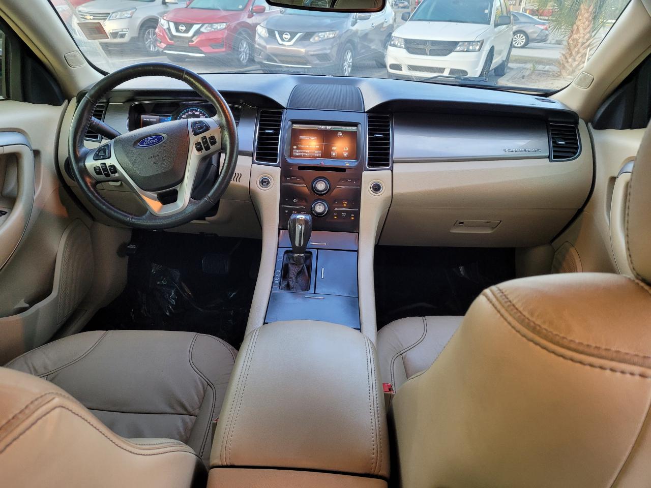 Ford Taurus 4dr Sdn SEL FWD 2015