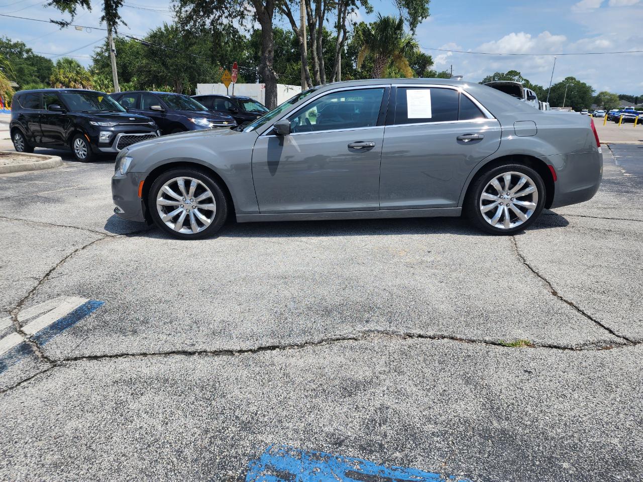 Chrysler 300 Touring L RWD 2018