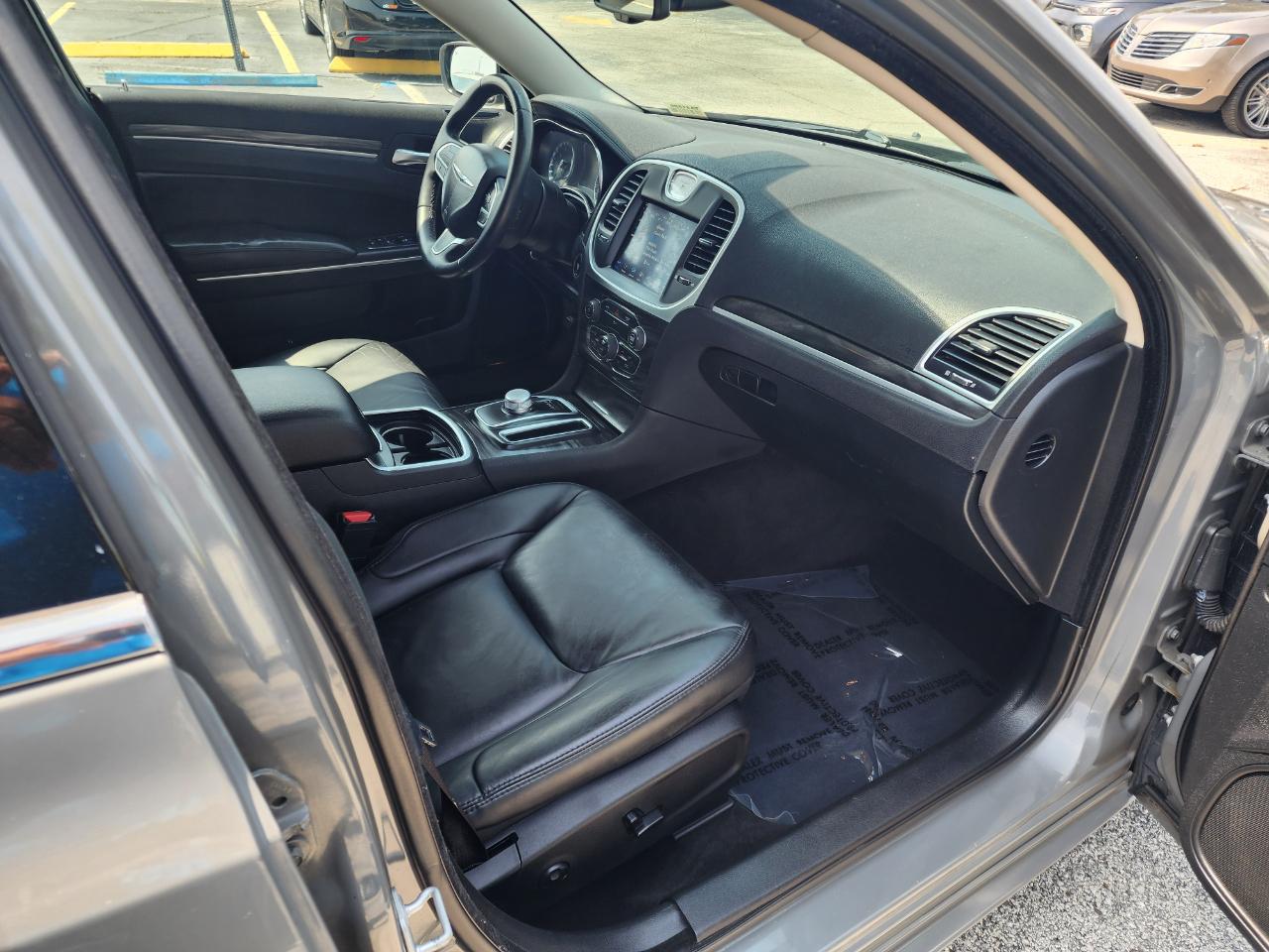 Chrysler 300 Touring L RWD 2018