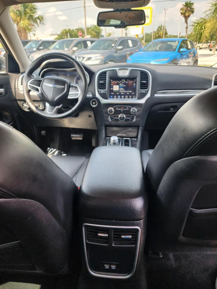 Chrysler 300 Touring L RWD 2018