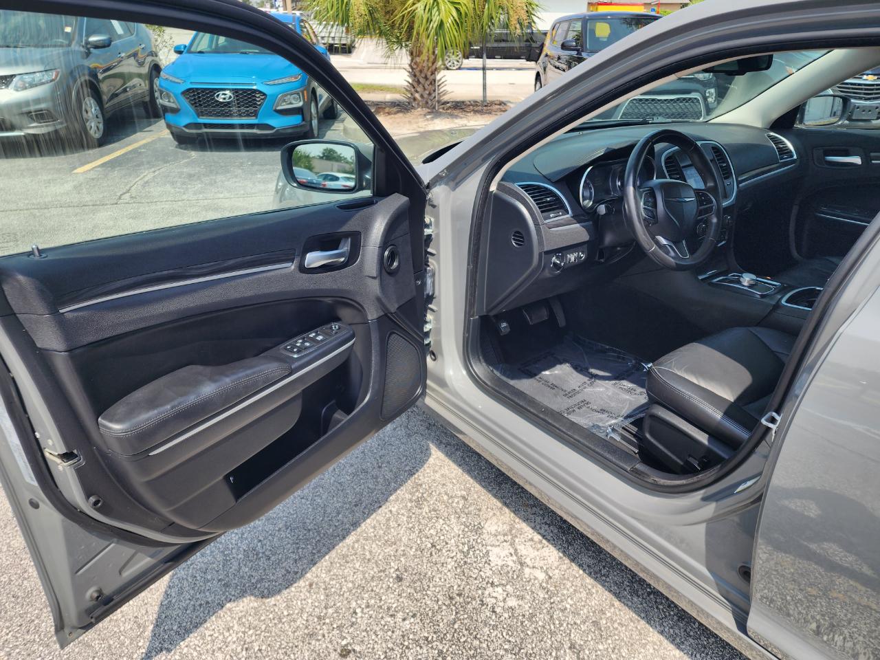 Chrysler 300 Touring L RWD 2018
