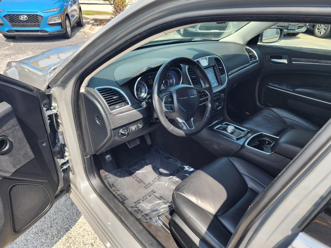 Chrysler 300 Touring L RWD 2018