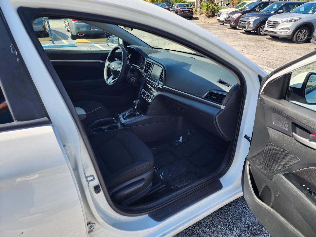 Hyundai Elantra SEL IVT 2020
