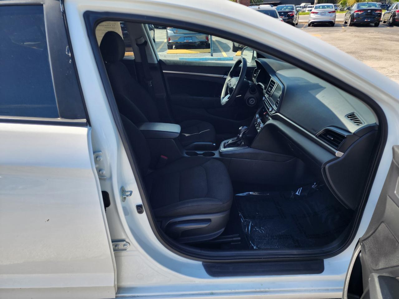 Hyundai Elantra SEL IVT 2020