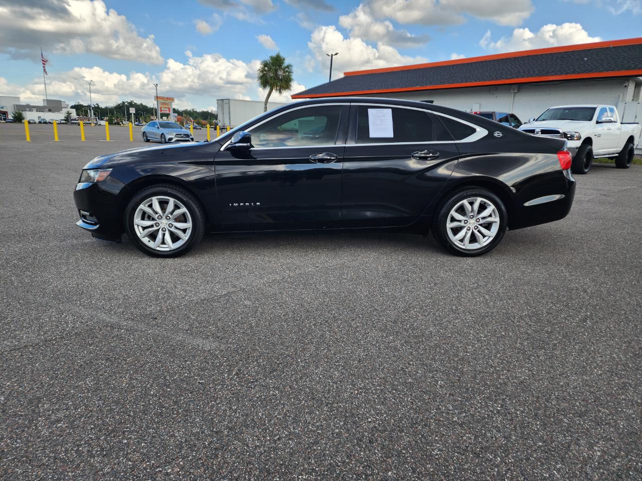 Chevrolet Impala 4dr Sdn LT w/1LT 2018