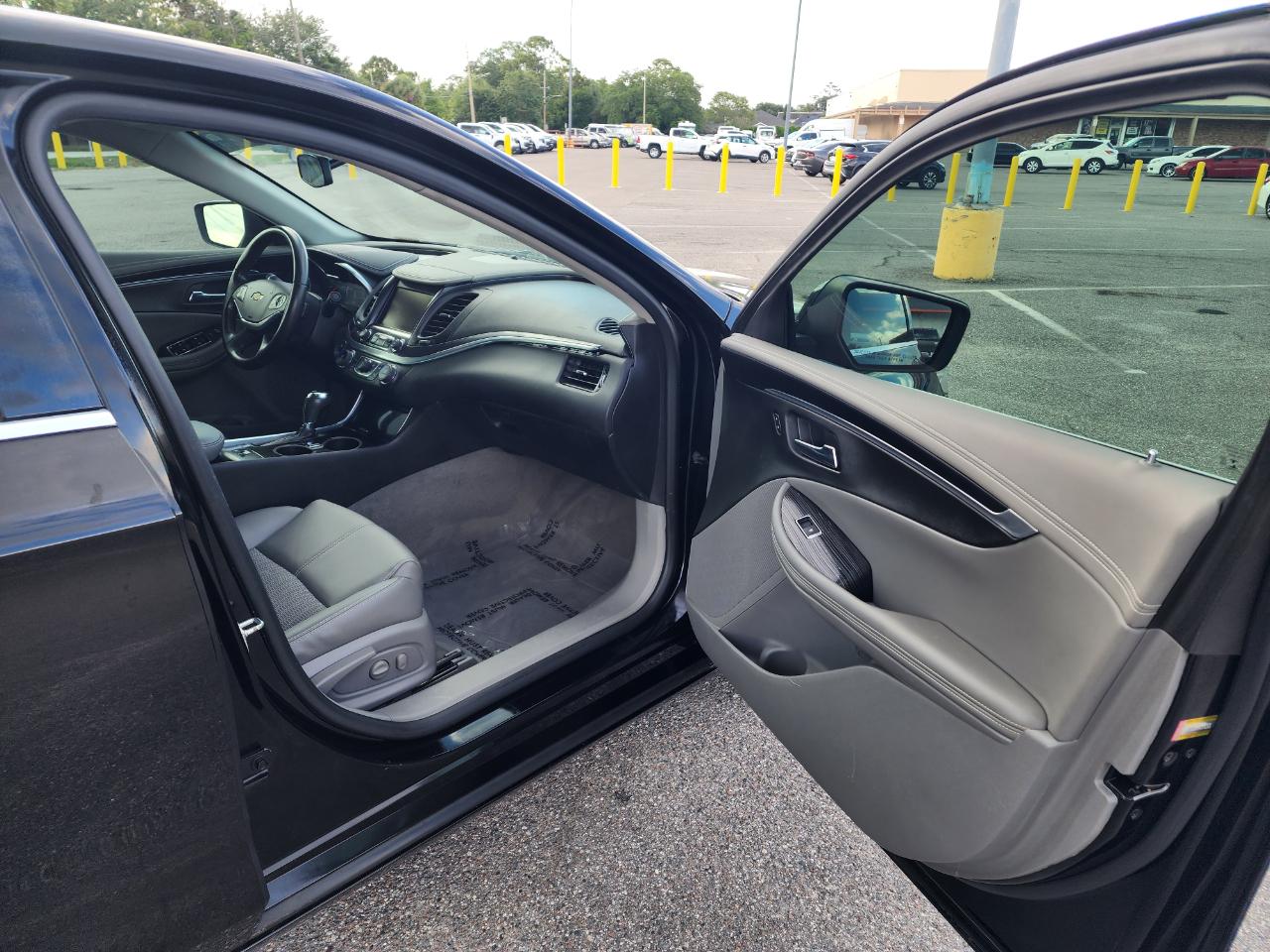 Chevrolet Impala 4dr Sdn LT w/1LT 2018