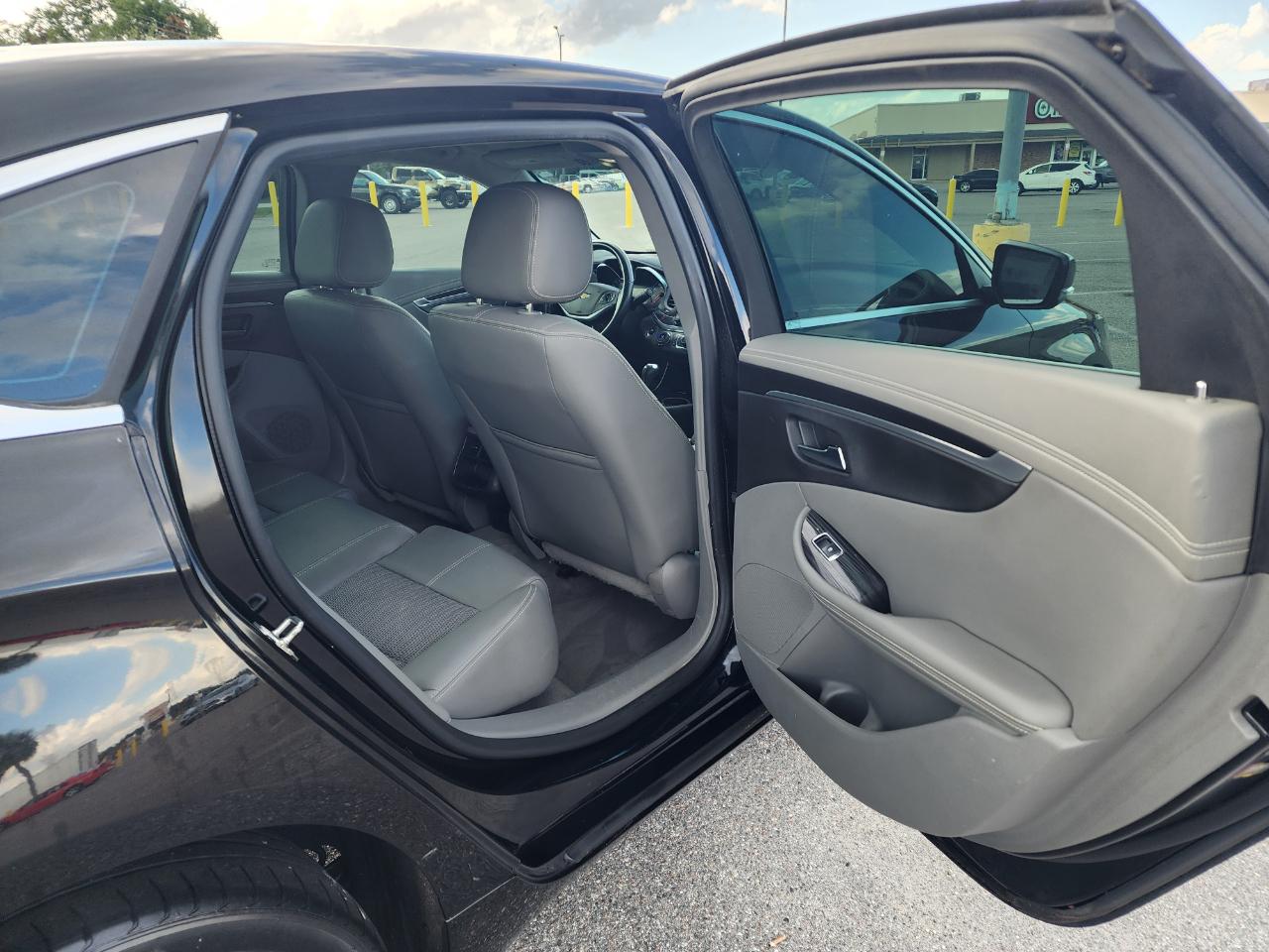 Chevrolet Impala 4dr Sdn LT w/1LT 2018