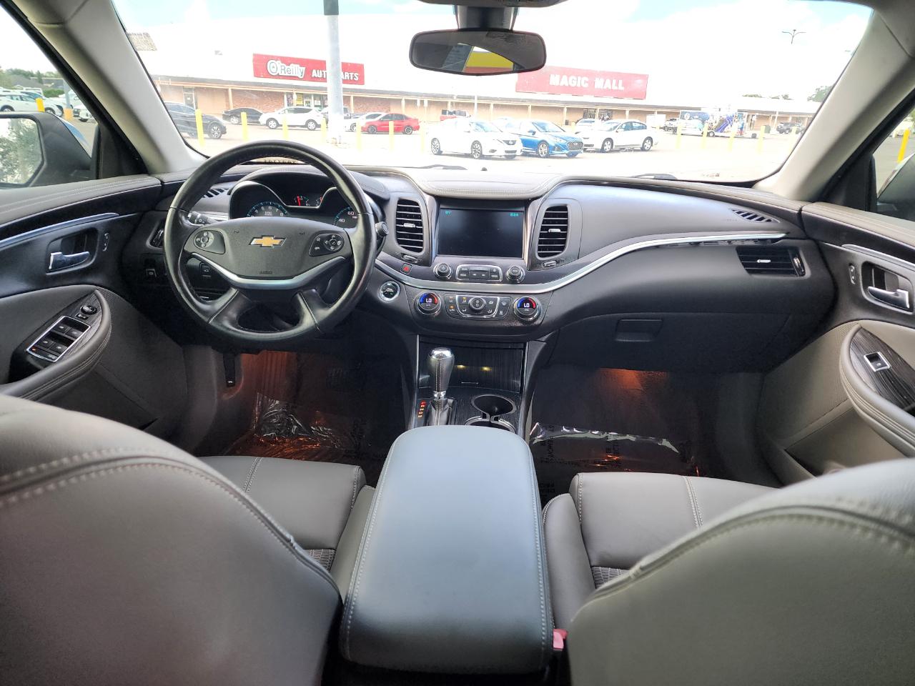 Chevrolet Impala 4dr Sdn LT w/1LT 2018