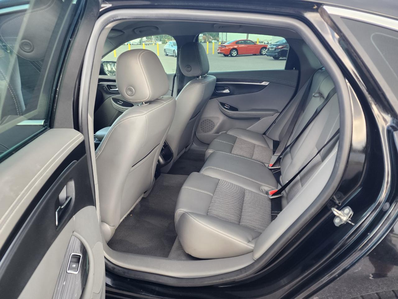 Chevrolet Impala 4dr Sdn LT w/1LT 2018