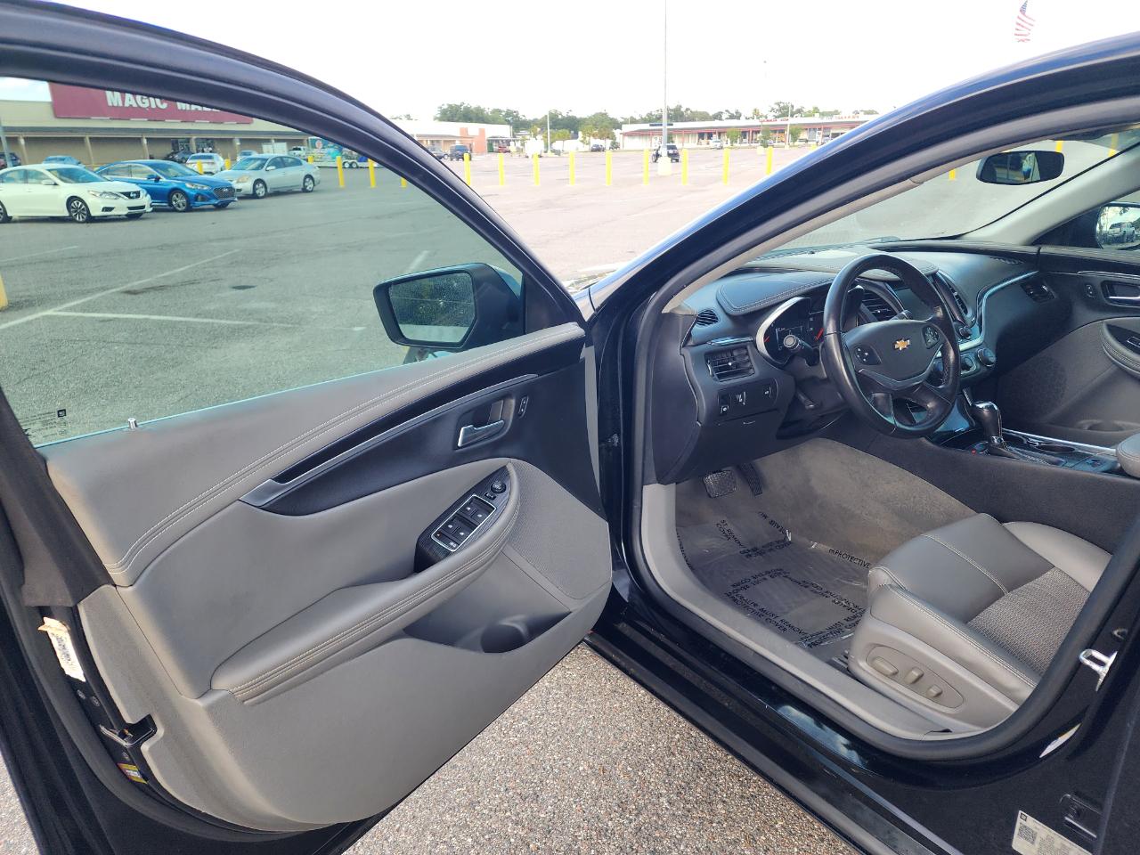 Chevrolet Impala 4dr Sdn LT w/1LT 2018
