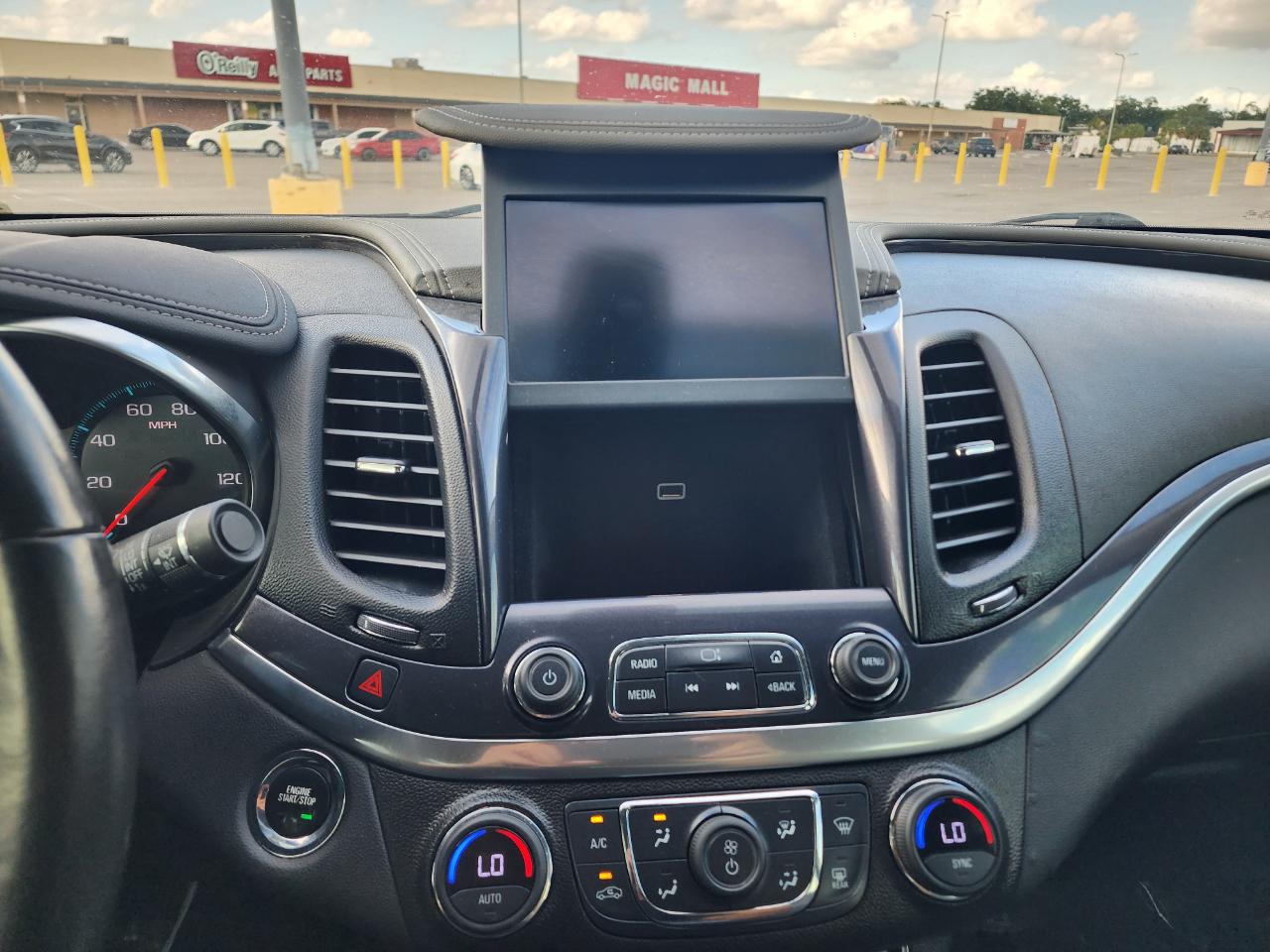 Chevrolet Impala 4dr Sdn LT w/1LT 2018