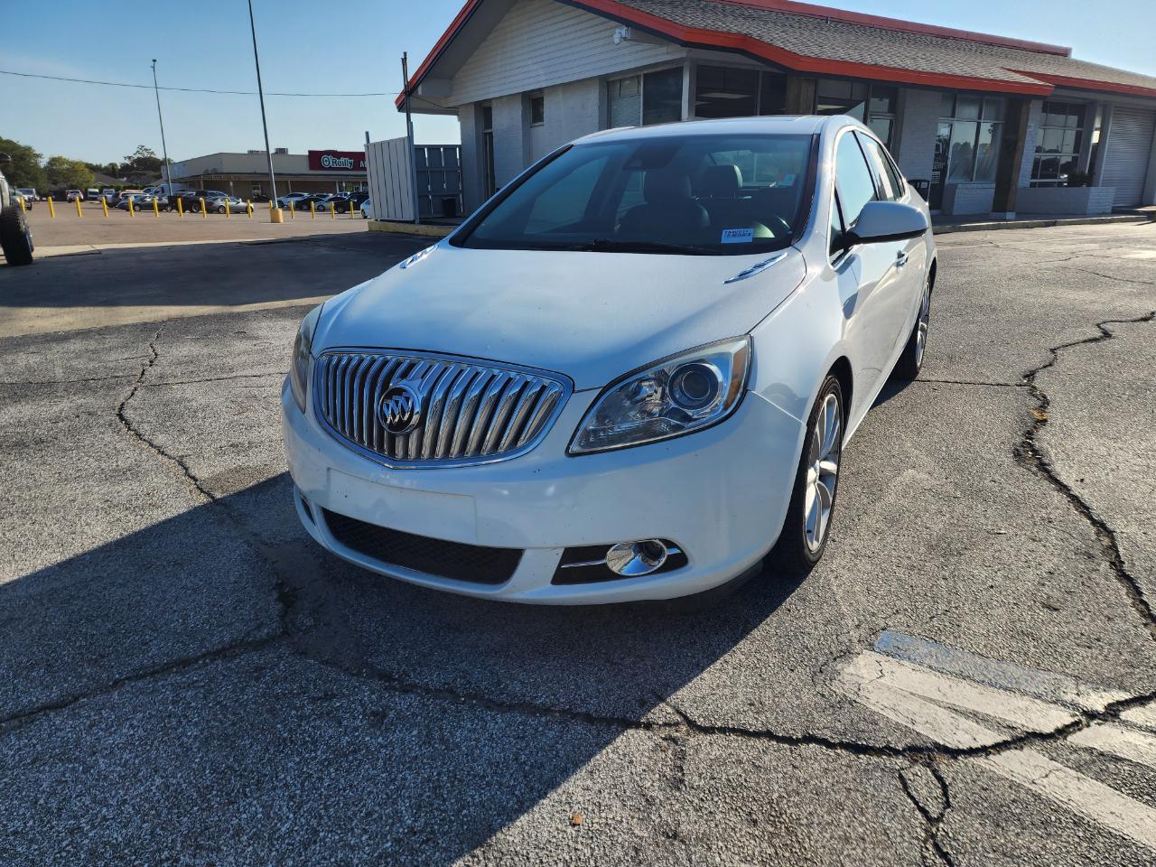 Buick Verano 4dr Sdn Leather Group 2016